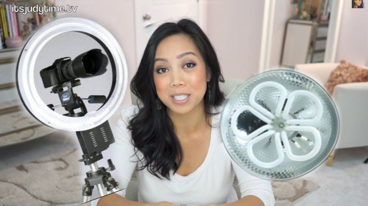 Choose the proper lighting to create your vlogs